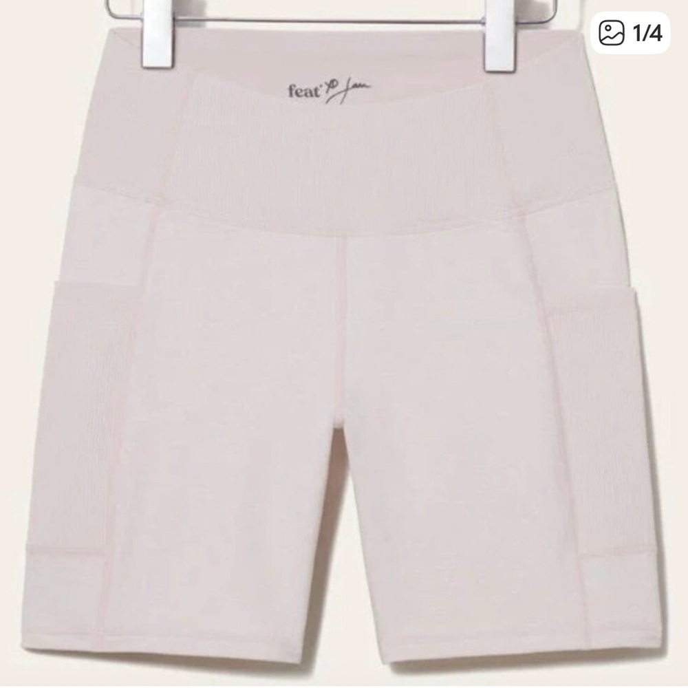 NWT Feat Rose Quartz + Sage by Jana Kramer Bike Shorts